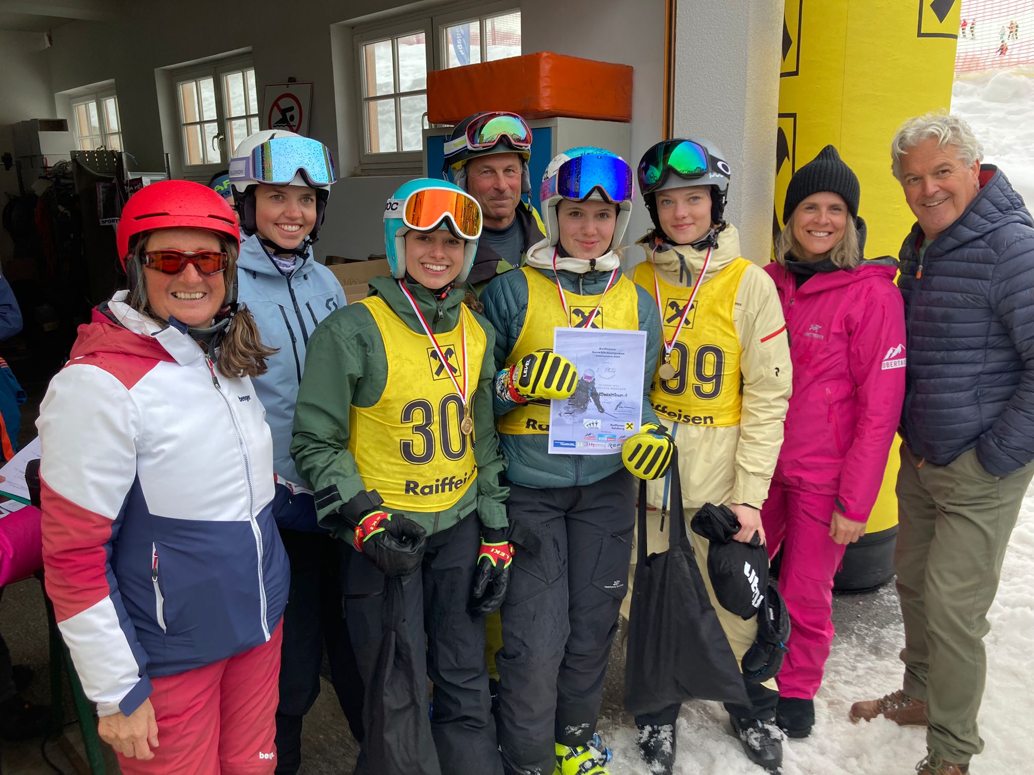Siegerteam Elisabethinum Skicross Oberstufe weiblich