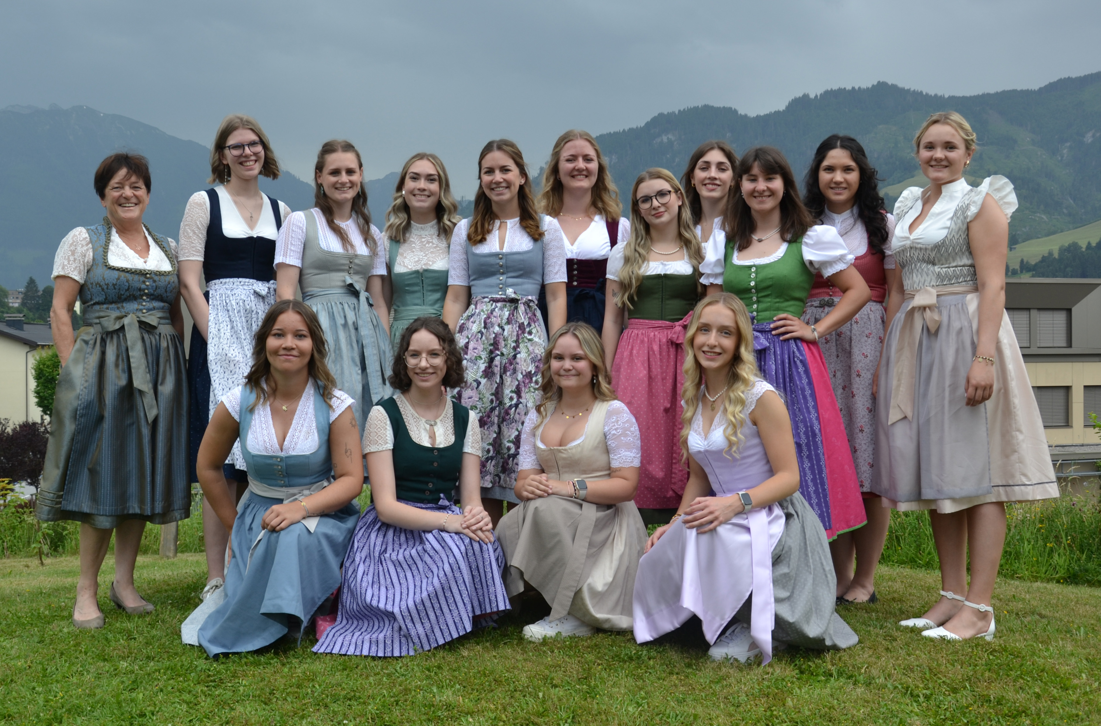 Ausgezeichnete Leistungen der Maturantinnen des Elisabethinums