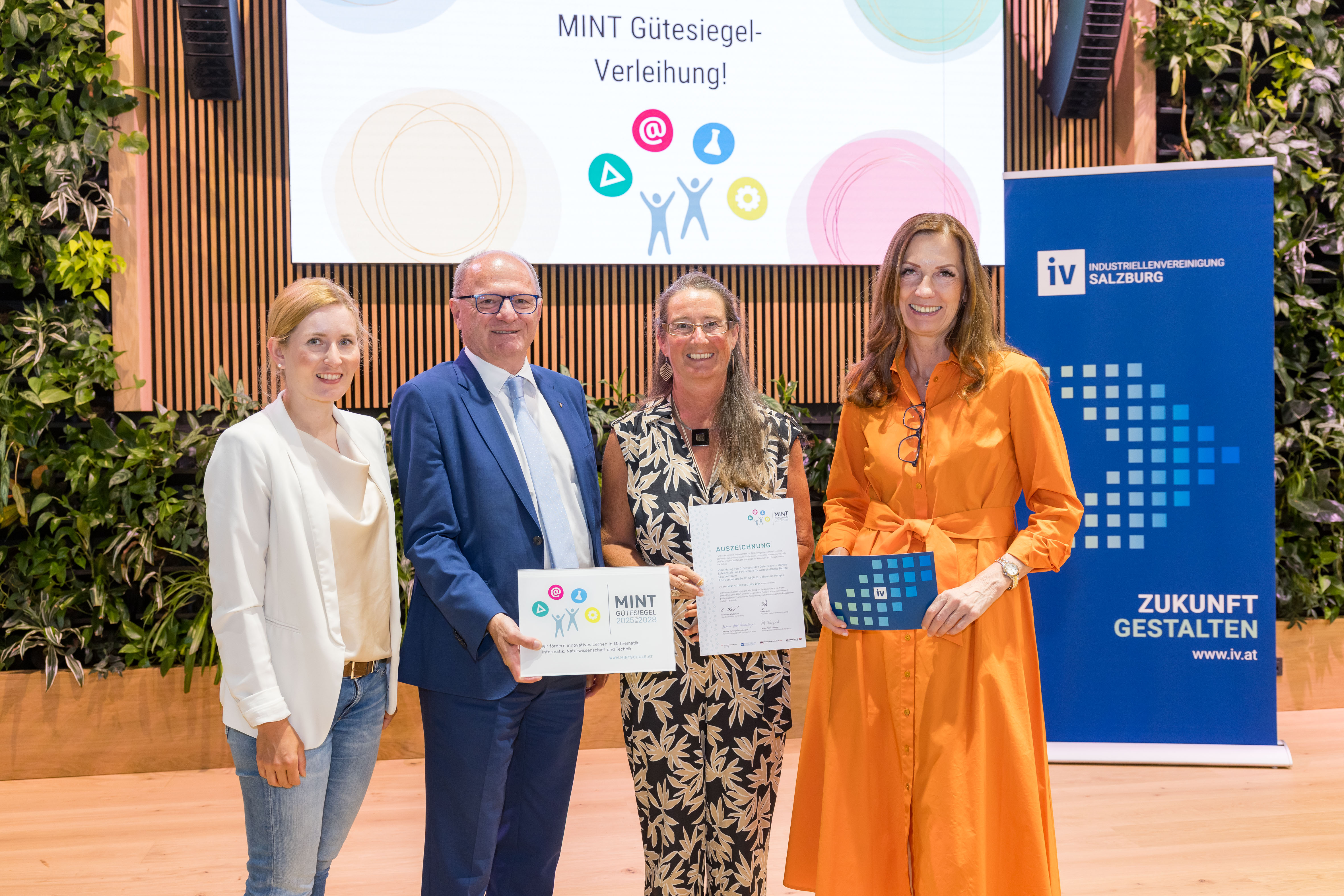 Nachhaltigkeit und Innovation im Fokus: Elisabethinum erneut mit MINT-Gütesiegel ausgezeichnet